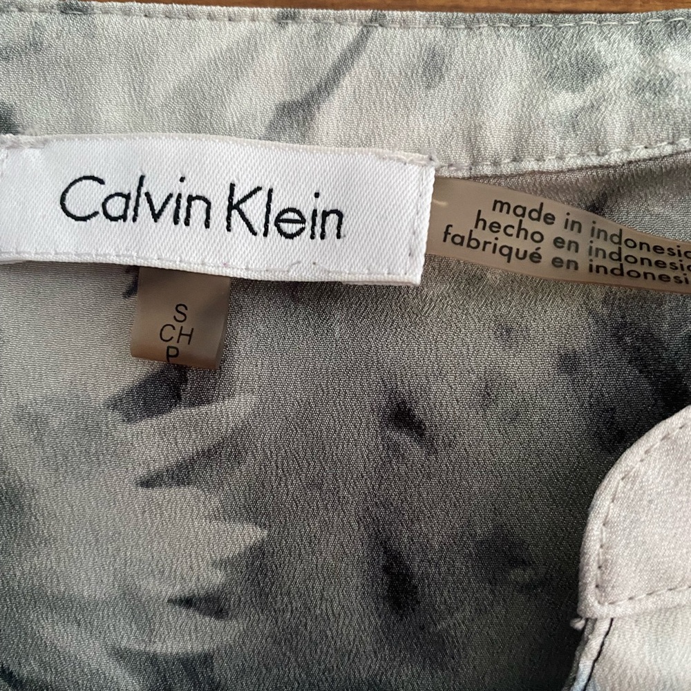 Calvin Klein button down - Picture 2 of 3